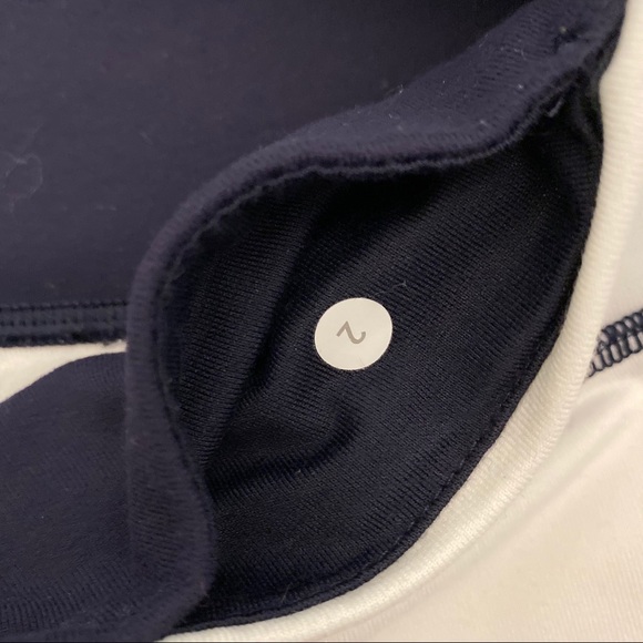 Lululemon Wunder Under Mirage Crops size 2 - Picture 4 of 4